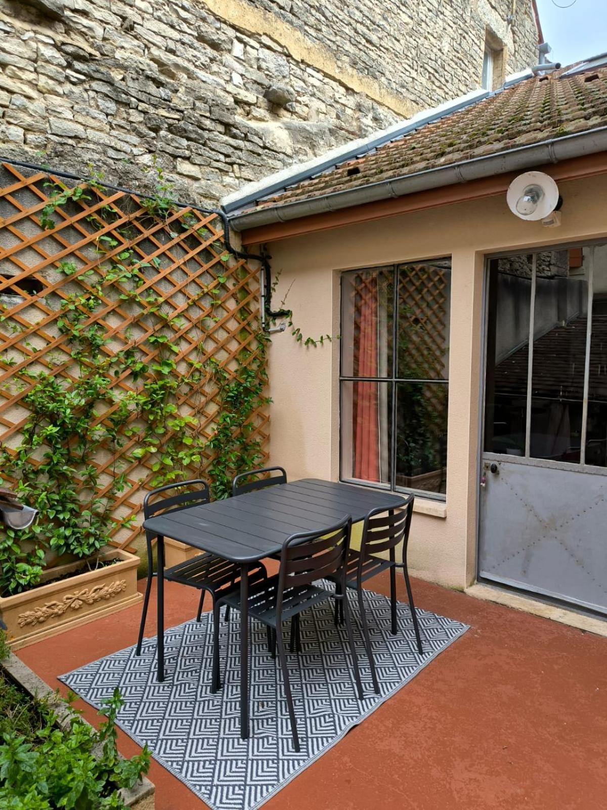 Petite Maison Centre Du Village * Noyers-sur-Serein