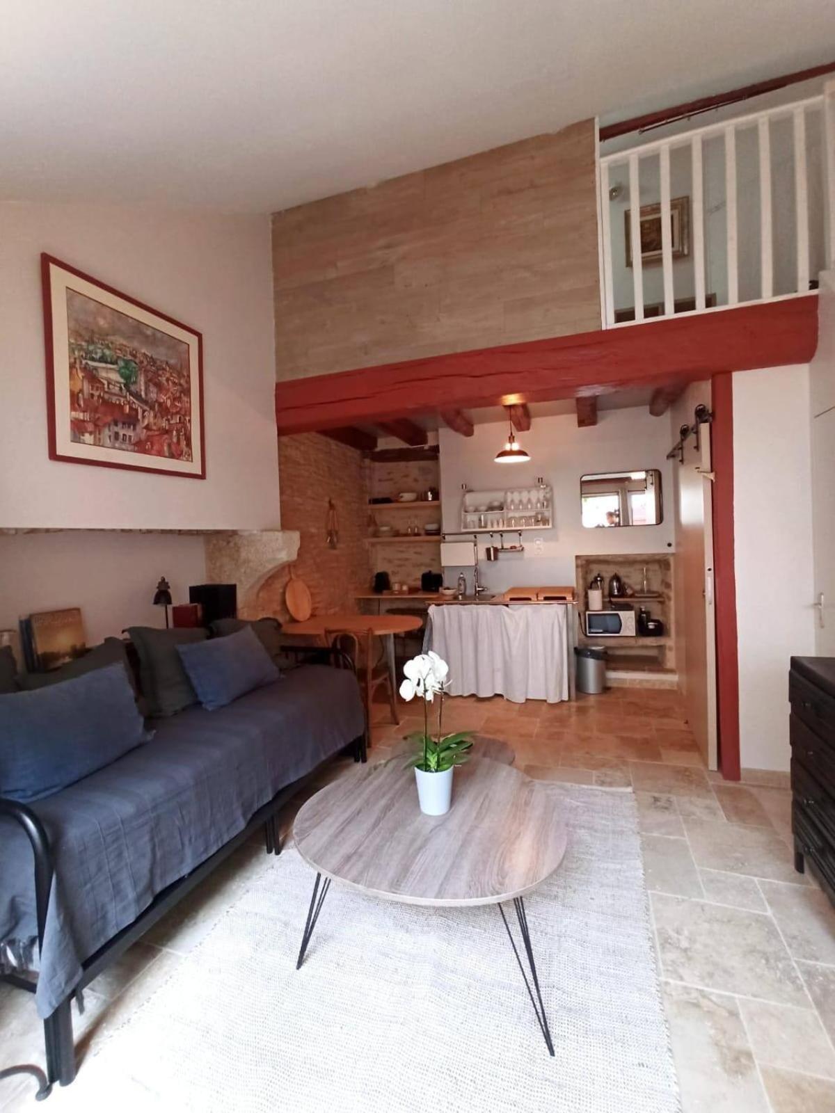 Petite Maison Centre Du Village Holiday home Noyers-sur-Serein